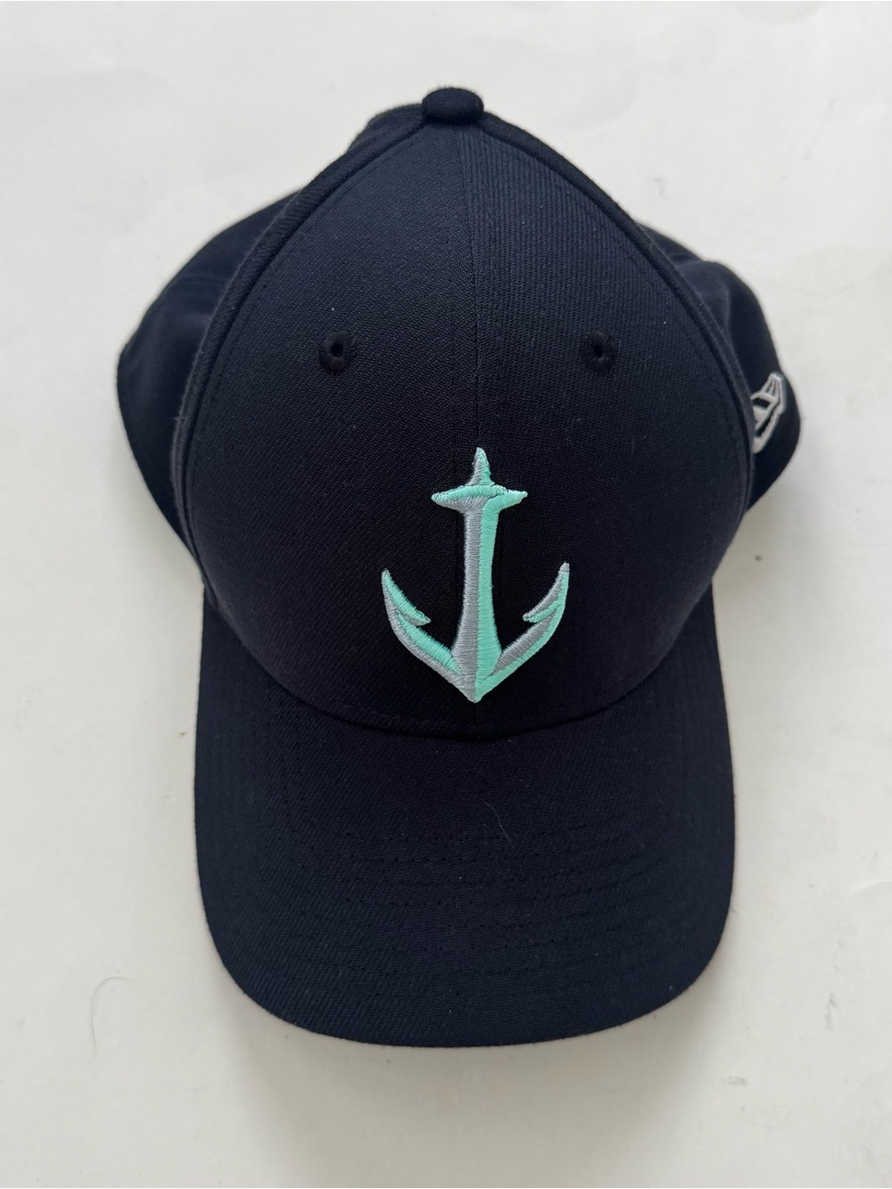 Seattle Kraken New Era 39THIRTY Stretch Fit Hat Navy Blue Anchor Logo M/L